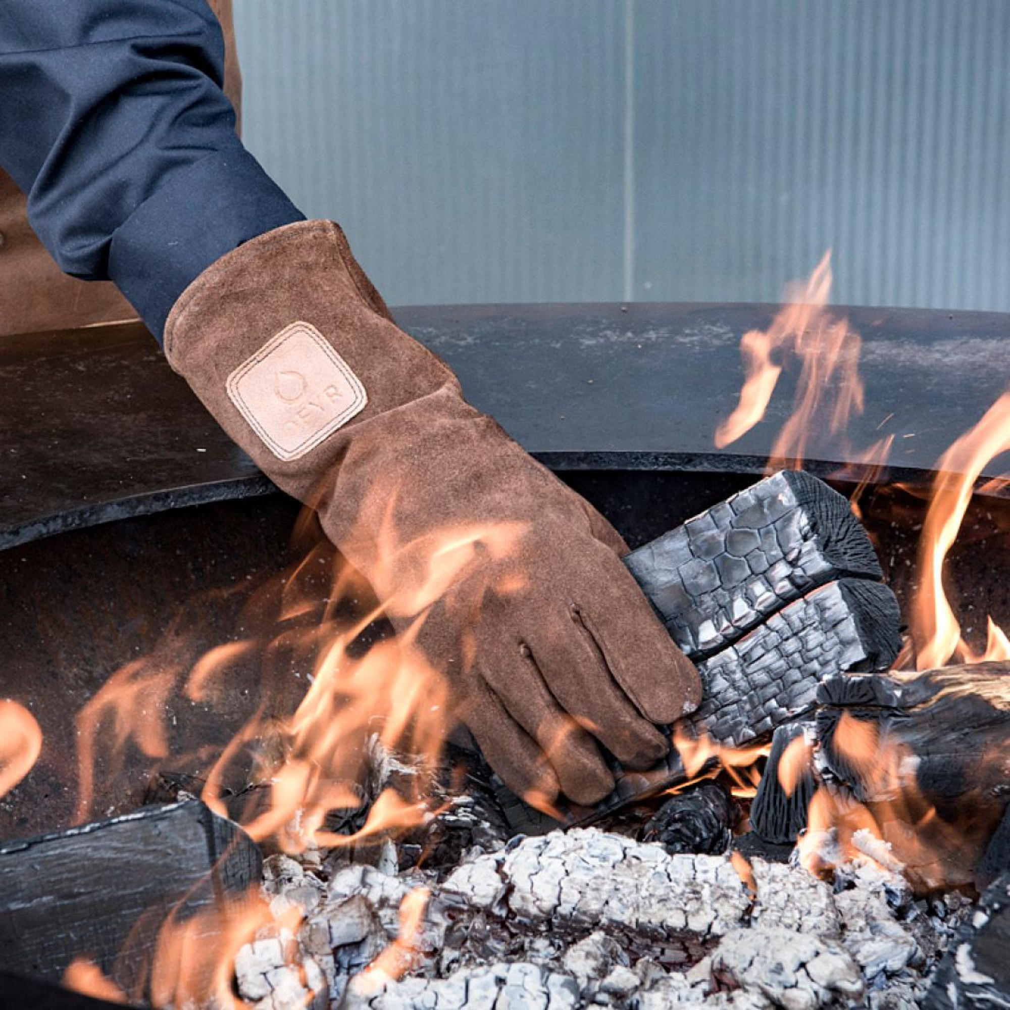 Guanti di saldatura in pelle Forge 1400 gradi Fahrenheit/resistenti al  fuoco per saldatore, barbecue, 14 pollici : : Fai da te